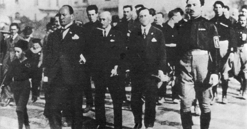 Lo  scontro Mussolini-Farinacci