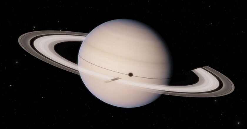 <strong>Saturno: catturati misteriosi “raggi” sugli anelli</strong>