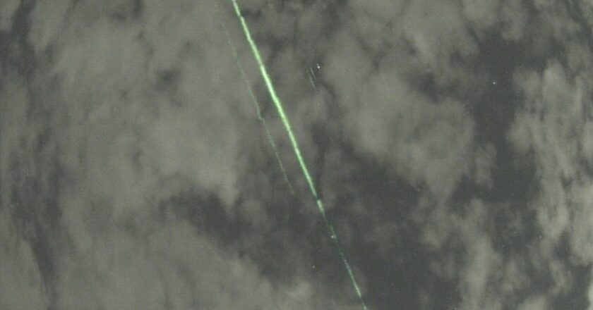Sfuggenti laser verdi indagati dalla NASA