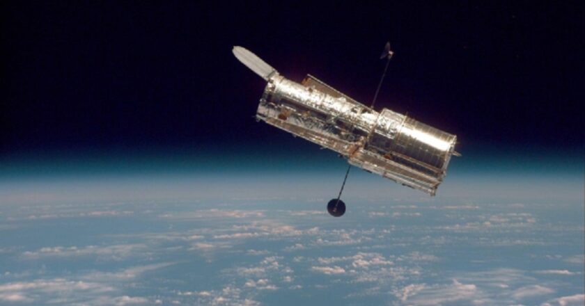 Hubble cattura la creazione di un “mostro cosmico”