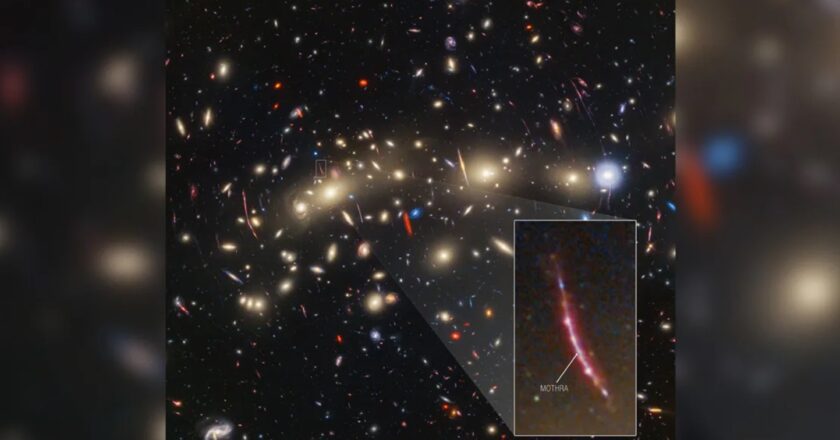 “Albero di Natale” cosmico nell’immagine di Hubble e Webb