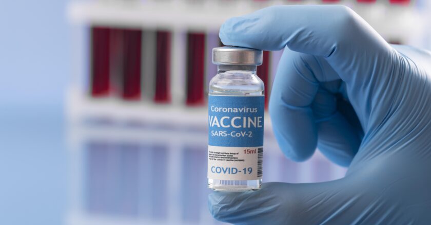 In arrivo nuovi vaccini per Covid-19, spray in singola dose