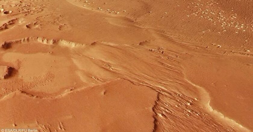 Marte: trovata enorme quantità di ghiaccio sotto l’equatore