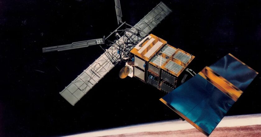Satellite di 5.000 libbre cadrà sulla Terra questa settimana