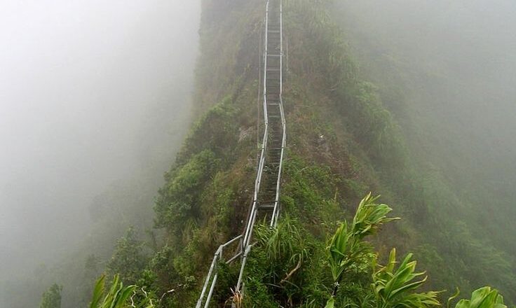 La Scalinata Haiku che conduce al Paradiso: Stairway to Heaven